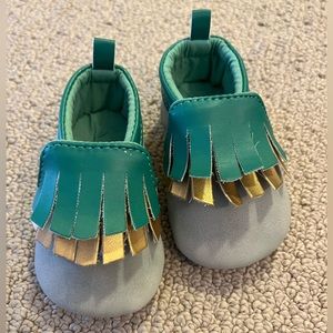 Fringe moccasins size 3-6M